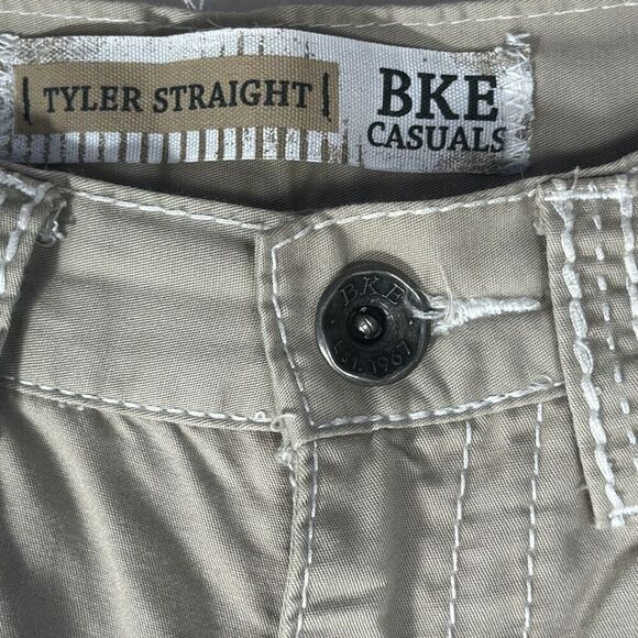 BKE Casuals  Men’s Tyler Straight Jeans size 28W x 32L Tan Khaki Chino Pants - Picture 3 of 10